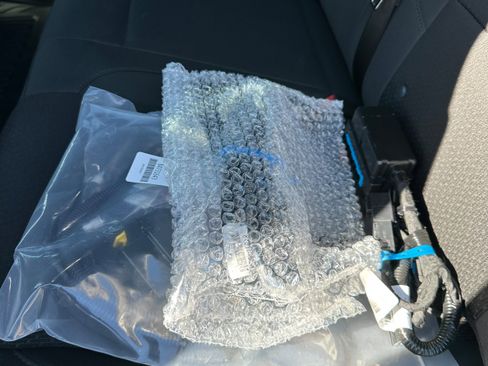 Used 2025 Chevrolet Silverado 3500 W/T image 16