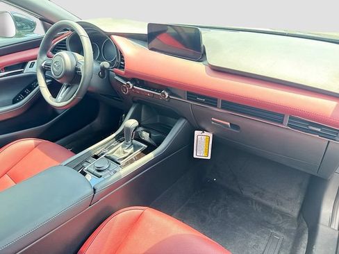 New 2026 MAZDA MAZDA3 Hatchback w/Premium Plus Pkg AWD/4WD image 31