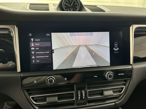 Used 2024 Porsche Macan image 15