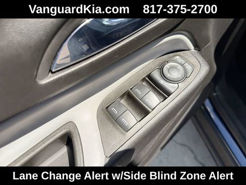 Used 2022 Chevrolet Equinox LS w/ LS Convenience Package FWD image 17