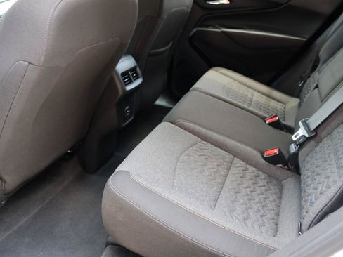 Used 2024 Chevrolet Equinox LT FWD image 16