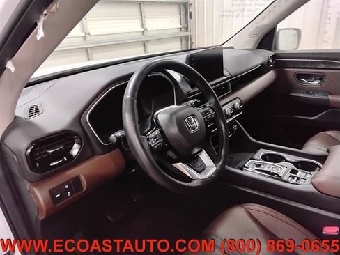 Used 2025 Honda Pilot Elite image 11