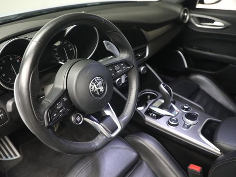 Used 2020 Alfa Romeo Giulia Ti Sport w/ Quick Order Package 22S Sport AWD/4WD image 7