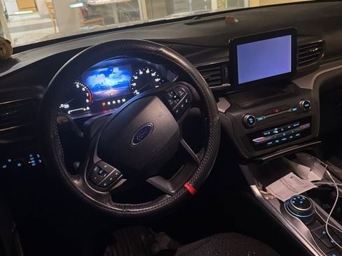 Used 2020 Ford Explorer XLT w/ Equipment Group 202A image 11