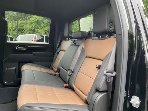 Used 2025 Chevrolet Silverado 2500 High Country w/ High Country Premium Package AWD/4WD image 43
