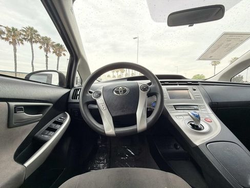 Used 2015 Toyota Prius Two FWD image 17