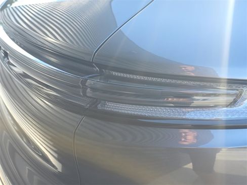 Used 2025 Porsche Cayenne image 16