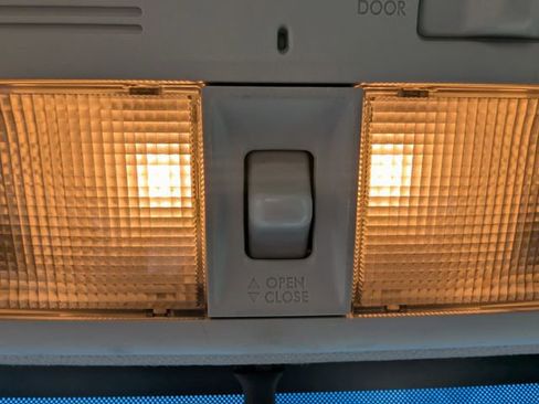 Used 2010 Subaru Forester 2.5X Premium image 25