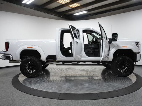 New 2026 GMC Sierra 2500 Denali w/ Denali Reserve Package image 13