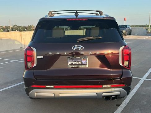 Used 2024 Hyundai Palisade Limited FWD image 12