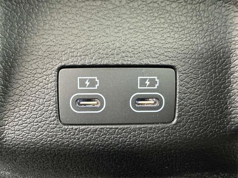 Used 2025 Genesis G70 3.3T Advanced image 13