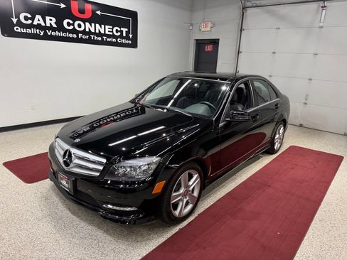 Used 2011 Mercedes-Benz C 300 4MATIC Sedan image 4