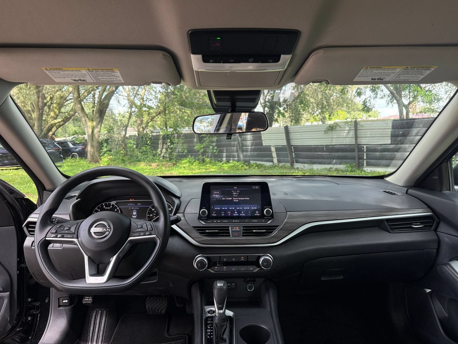 Used 2025 Nissan Altima 2.5 SV FWD image 29