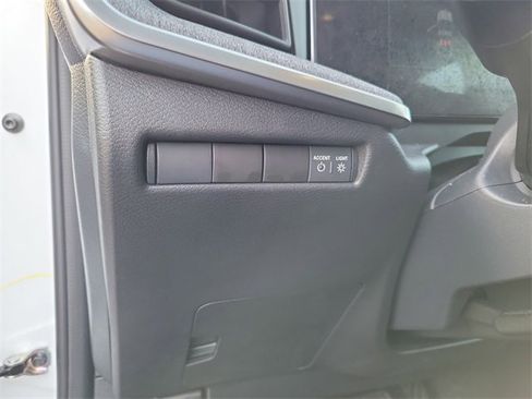 Used 2025 Nissan Kicks SV w/ Interior Electronics Package image 15