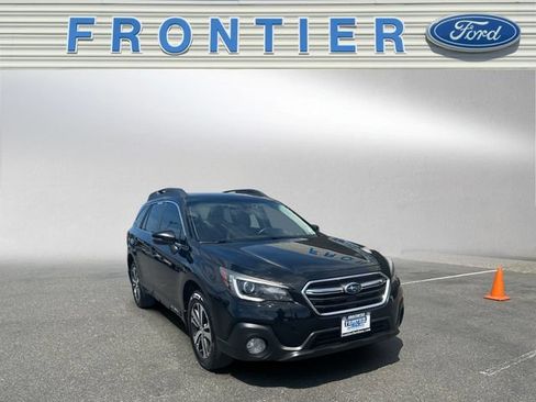 Used 2018 Subaru Outback 3.6R Limited AWD/4WD image 8