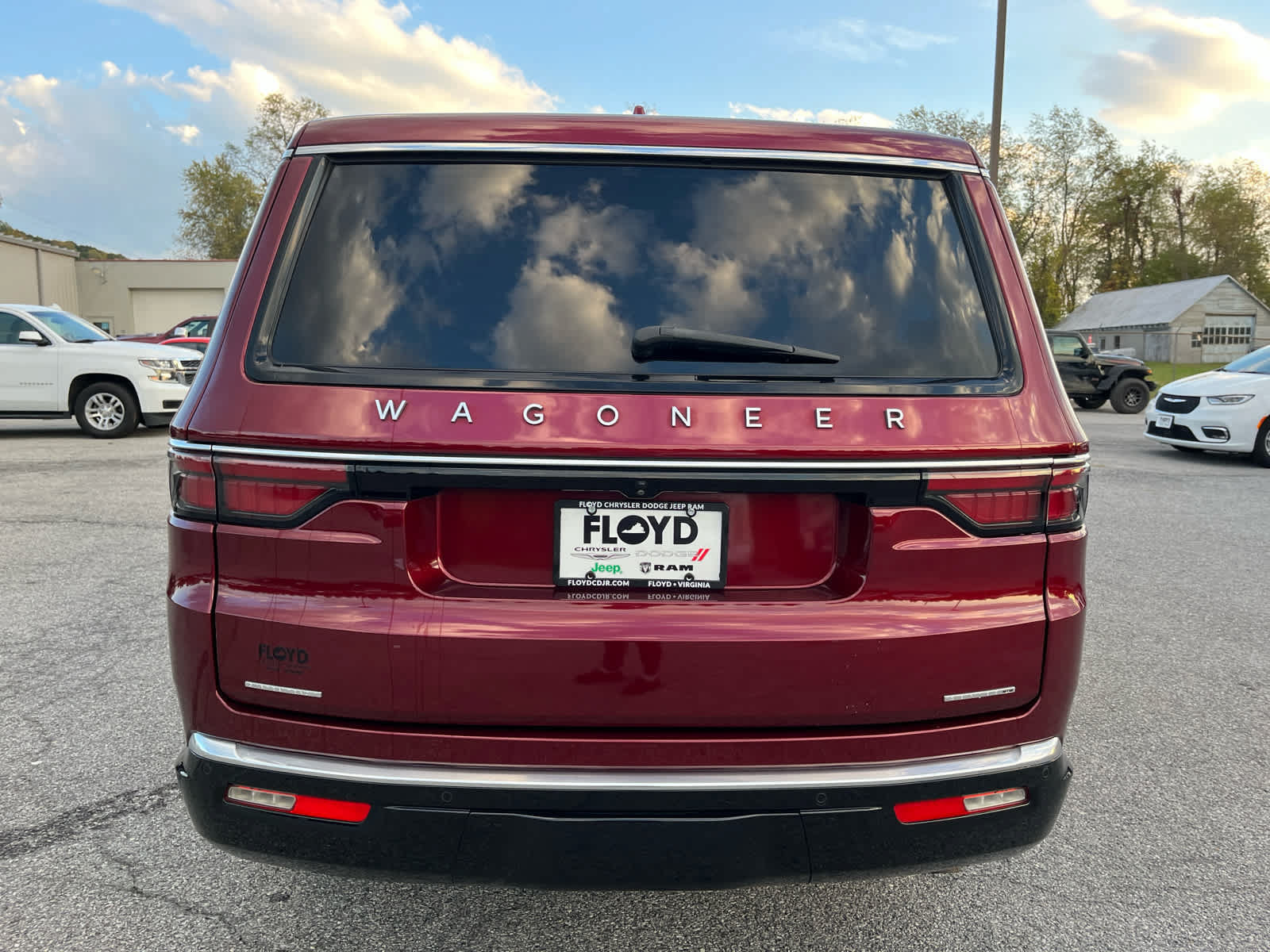 Used 2022 Jeep Wagoneer Series II AWD/4WD image 4