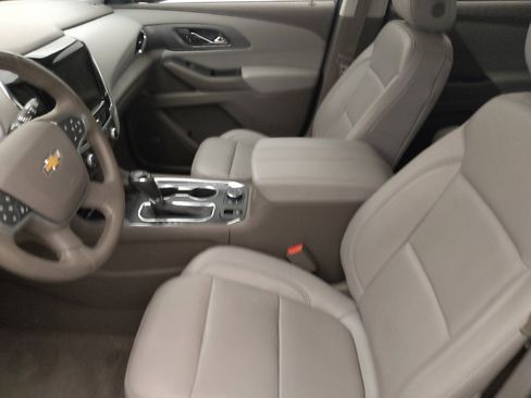 Used 2018 Chevrolet Traverse Premier w/ Driver Confidence II Package FWD image 17