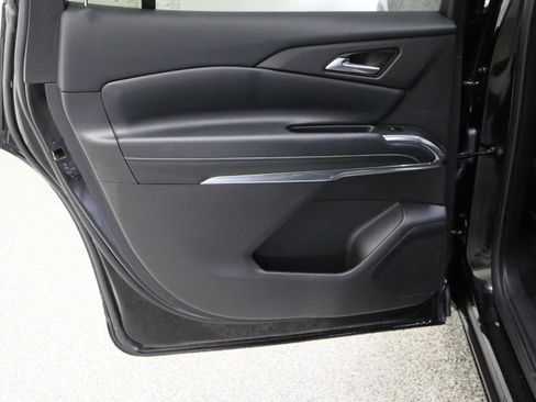 Used 2025 Chevrolet Traverse LT w/ Midnight/Sport Edition image 27