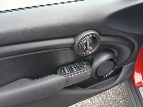 Used 2022 MINI Cooper 4-Door Hardtop w/ Storage Package FWD image 11
