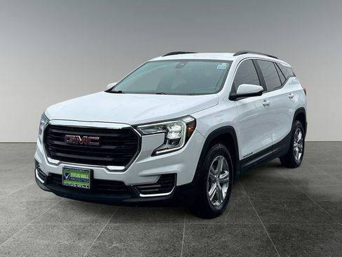 Used 2022 GMC Terrain SLE w/ Driver Convenience Package AWD/4WD image 3