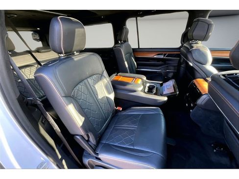 Certified 2024 Jeep Grand Wagoneer L Series III AWD/4WD image 25
