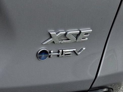 Certified 2025 Toyota RAV4 XSE w/ Advanced Technology Package AWD/4WD image 31