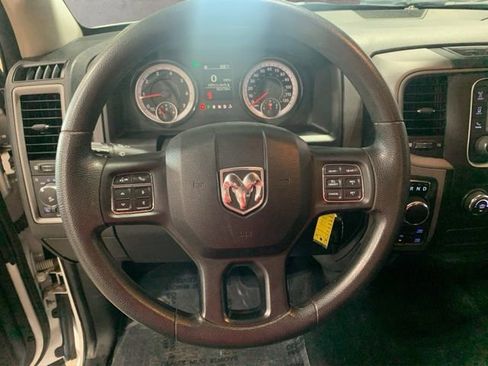 Used 2017 RAM 1500 Express AWD/4WD image 11