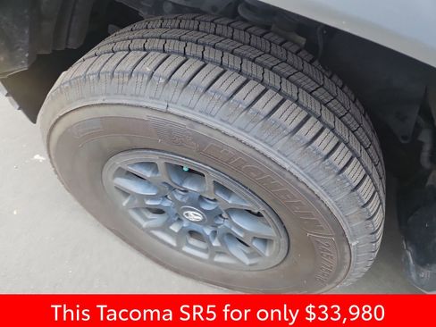 Used 2022 Toyota Tacoma SR5 w/ Technology Package AWD/4WD image 11