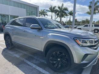 Used 2022 Volkswagen Atlas Cross Sport SE w/ Black Wheel Package video 1