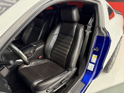 Used 2013 Ford Mustang GT Premium w/ Comfort Pkg image 25