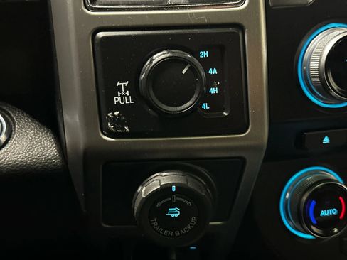 Used 2017 Ford F150 Platinum w/ Equipment Group 701A Luxury image 49