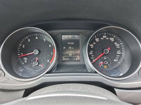 Used 2017 Volkswagen Passat 1.8T R-Line FWD image 16