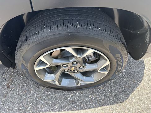 Used 2025 Chevrolet Trax LT FWD image 10