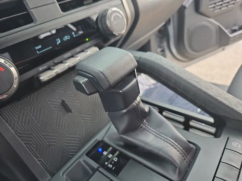 Used 2024 Toyota Tacoma 2WD Double Cab image 25