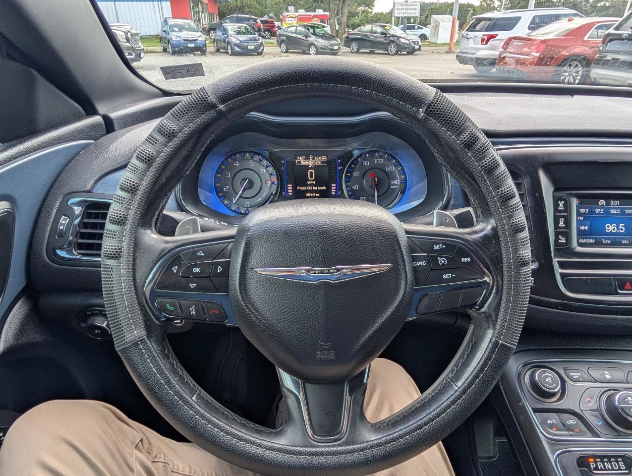 Used 2015 Chrysler 200 S w/ Comfort Group FWD image 17