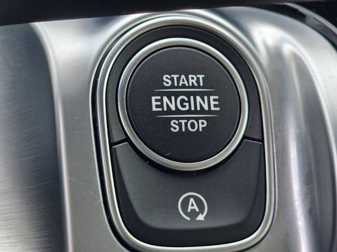 Used 2023 Mercedes-Benz GLB 250 4MATIC image 36