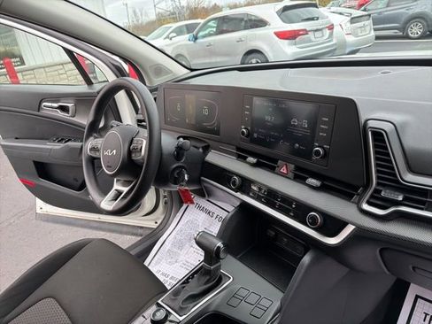 Used 2024 Kia Sportage LX image 23