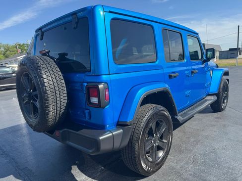 Used 2022 Jeep Wrangler Unlimited Sahara image 3