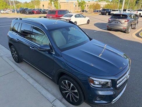 Used 2022 Mercedes-Benz GLB 250 4MATIC image 8