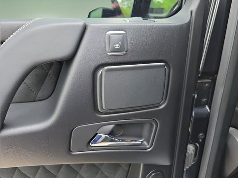 Used 2017 Mercedes-Benz G 550 Squared image 33