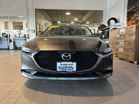Used 2022 MAZDA MAZDA3 s FWD image 2