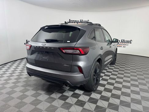 Used 2024 Ford Escape ST-Line Elite w/ Premium Technology Package image 9