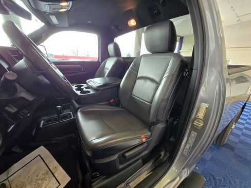 Used 2024 RAM 3500 Tradesman w/ Chrome Appearance Group image 7