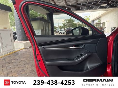 Used 2023 MAZDA MAZDA3 s FWD image 18
