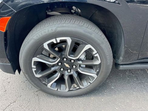 Certified 2023 Chevrolet Suburban High Country image 32