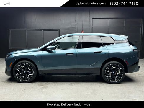 Used 2025 BMW iX xDrive50 w/ Premium Package image 3