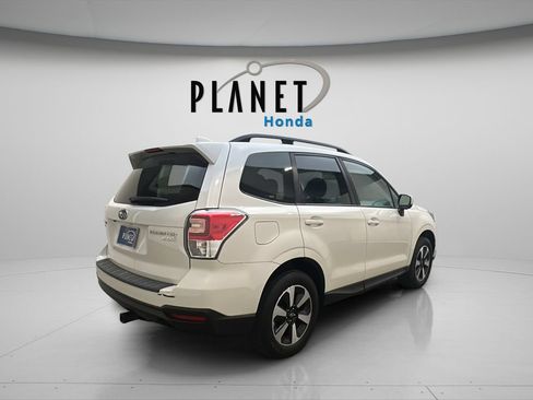 Used 2017 Subaru Forester 2.5i Premium w/ All-Weather Package AWD/4WD image 5