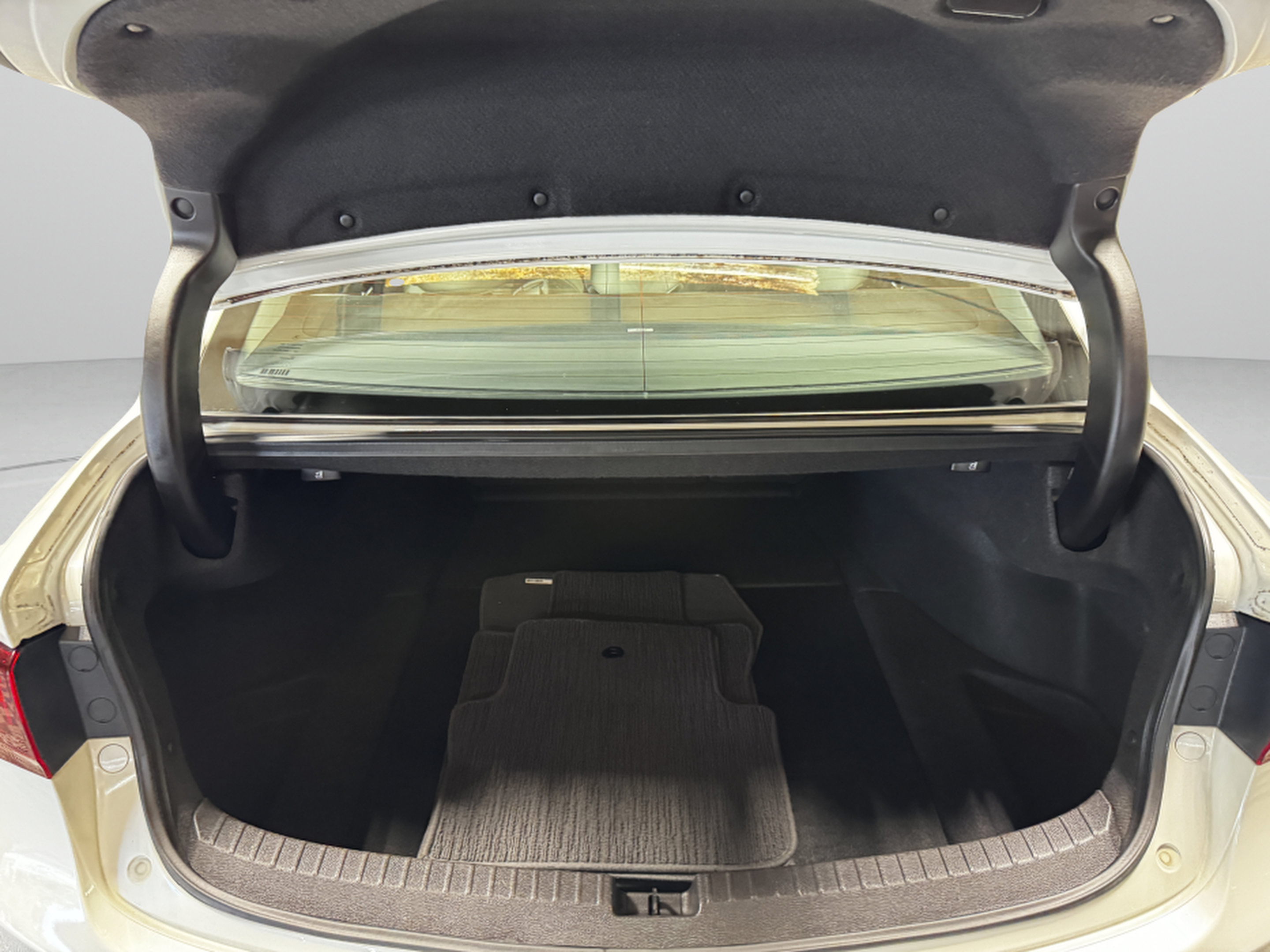 Used 2017 Acura TLX w/ Technology Package FWD image 45