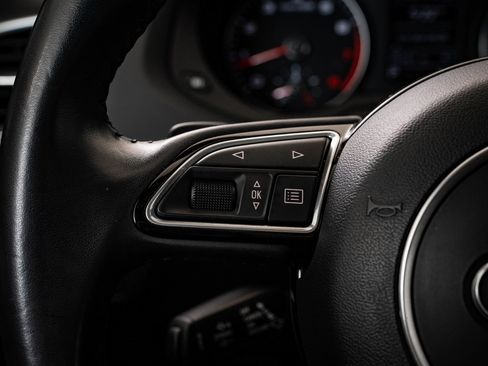 Used 2018 Audi Q3 2.0T Premium w/ Convenience Package image 28