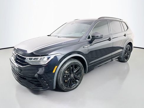 Used 2022 Volkswagen Tiguan SE R-Line FWD image 3